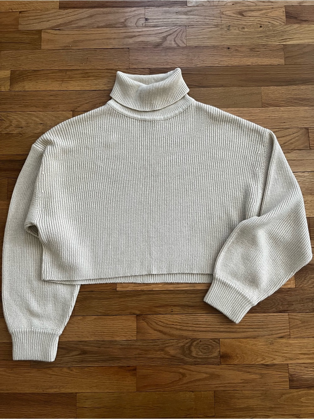 H&M Cream Cropped Ribbed Turtleneck Sweater